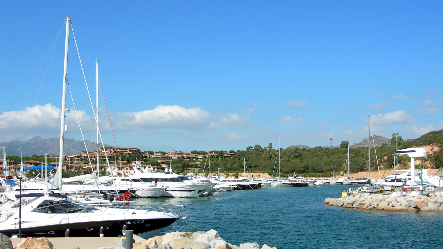 San Teodoro, perché Puntaldìa significa “punta della guardia”: il nome gallurese dietro il porto turistico