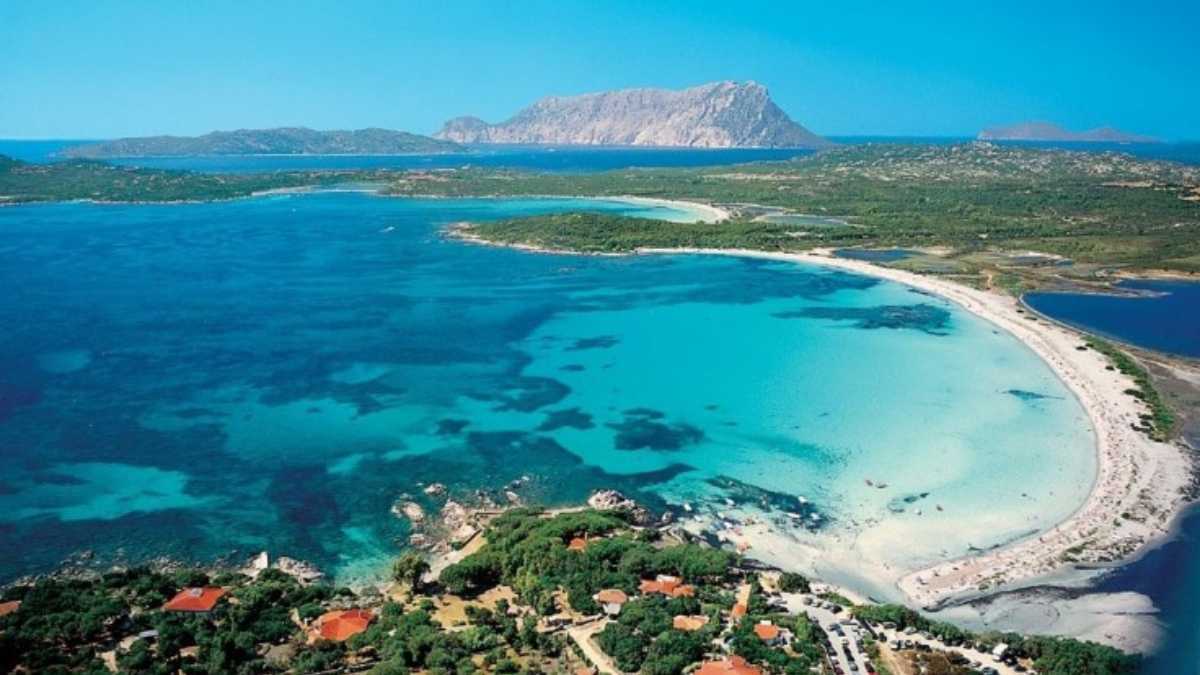 Cosa vedere nei dintorni di San Teodoro: borghi e natura